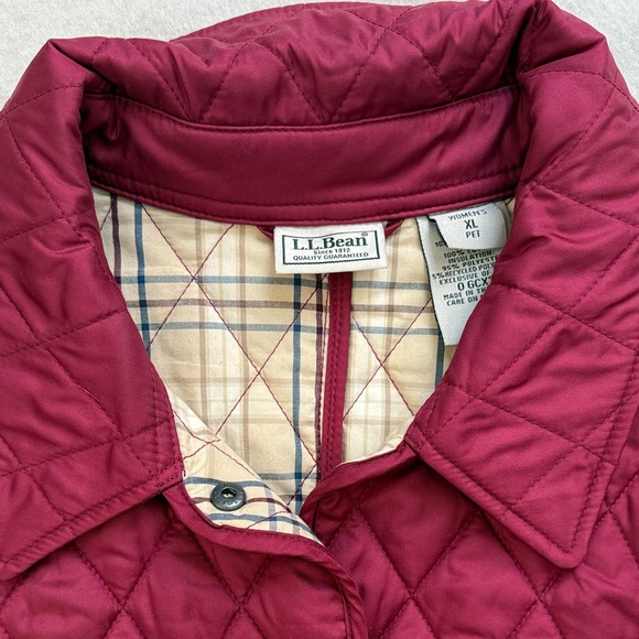 LL Bean Cranberry Quilted Jacket/Coat Extra Large Petite - Picture 3 of 14